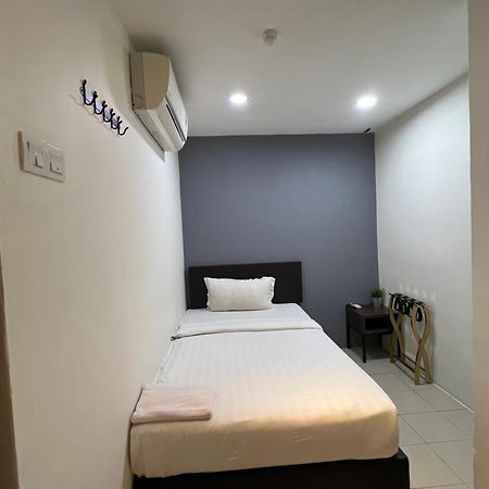 Miju Hotel Kota Damasara Near Strand Mall Petaling Jaya Exterior photo