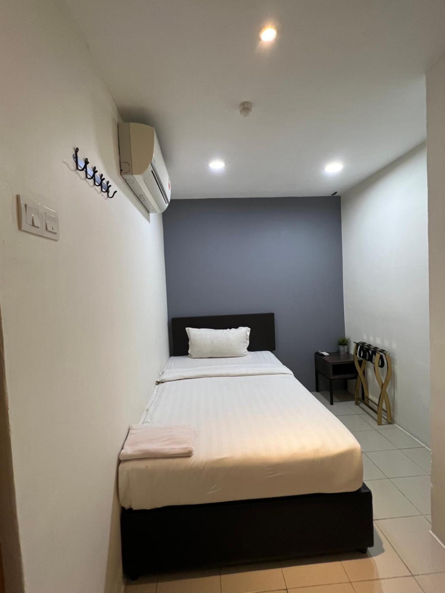 Miju Hotel Kota Damasara Near Strand Mall Petaling Jaya Exterior photo