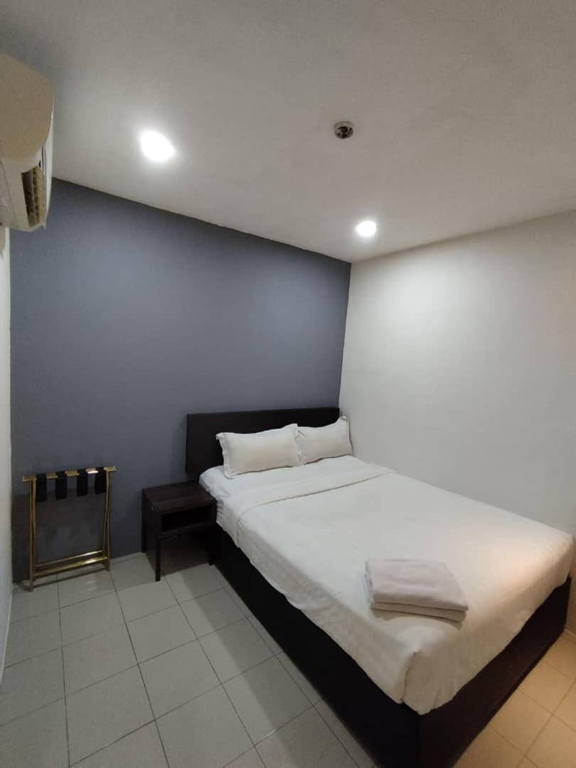 Miju Hotel Kota Damasara Near Strand Mall Petaling Jaya Exterior photo