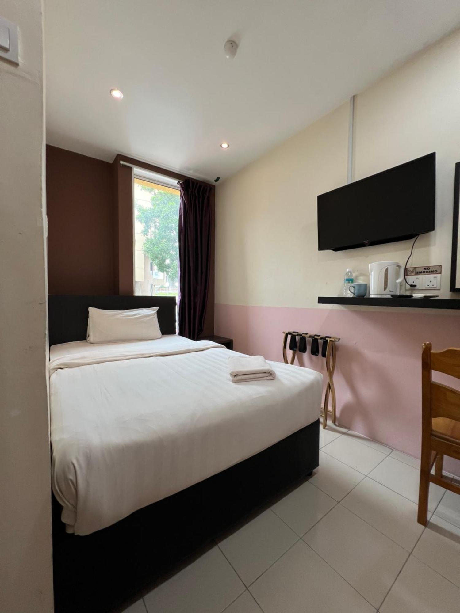 Miju Hotel Kota Damasara Near Strand Mall Petaling Jaya Exterior photo
