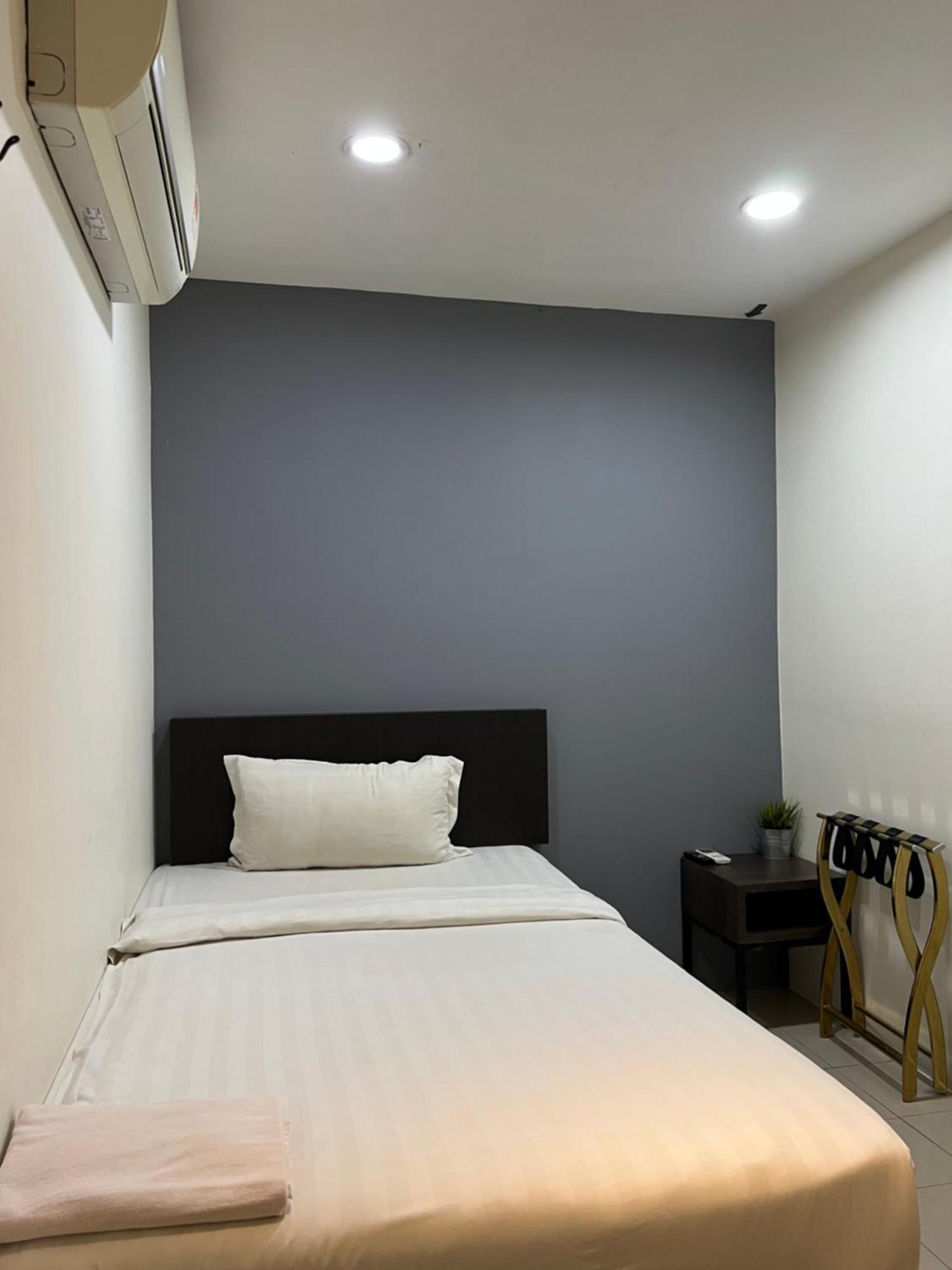 Miju Hotel Kota Damasara Near Strand Mall Petaling Jaya Exterior photo